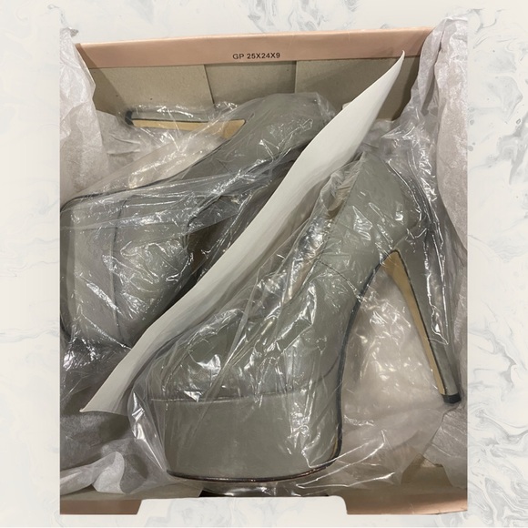 Petite Pumps for petite feet! Cinderella of Boston Style Advance Size 3 Grey - Picture 6 of 8